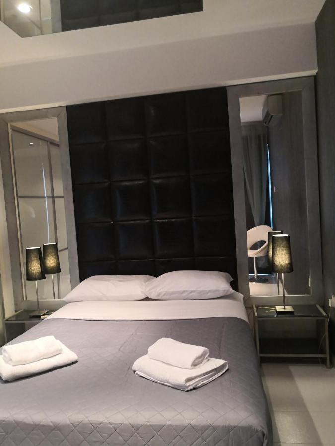 Fine Designed Flat 302